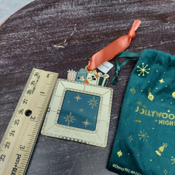 Disney Jollywood Nights 2025 Collectible Trading Pin With Velvet Drawstring Bag - Picture 6 of 6